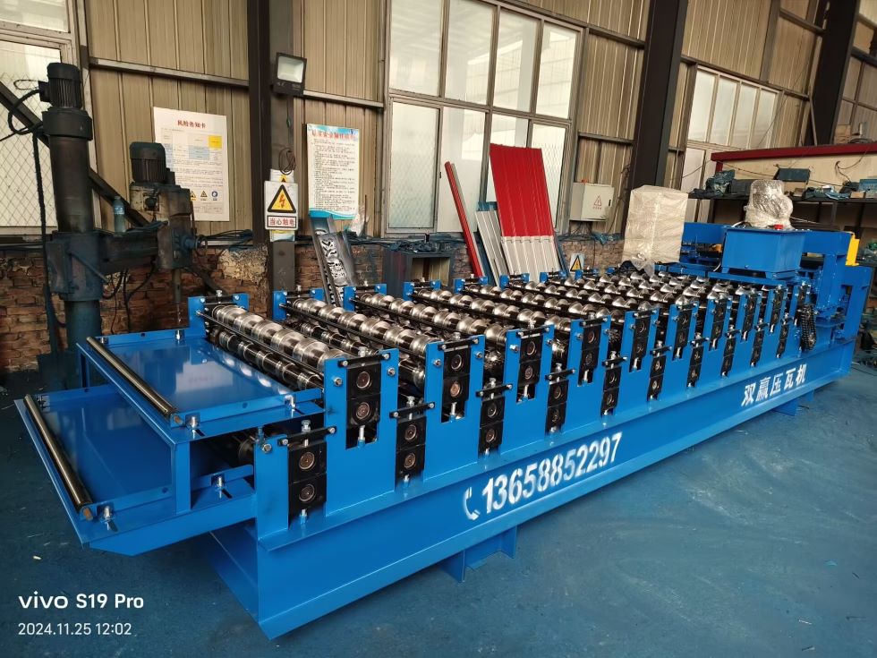 the 840+800 Antique Roof Tile Dual-Purpose Color Steel Profile Machine